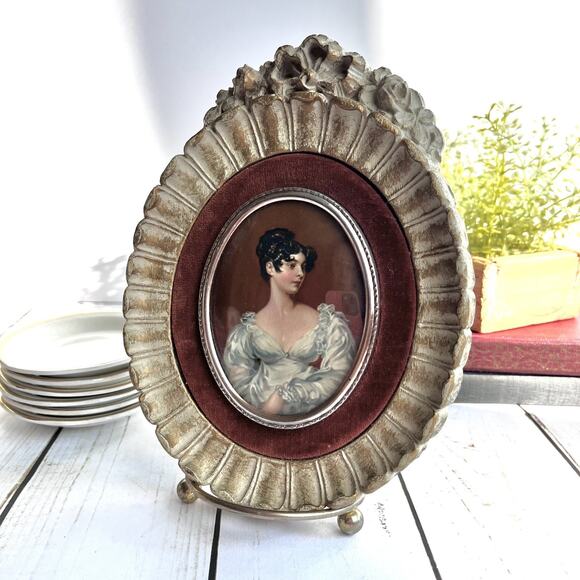 VTG Cameo Creation Domed Glass Portrait Countess Grosvenor Ornate Velvet Mat 7" - Picture 2 of 6